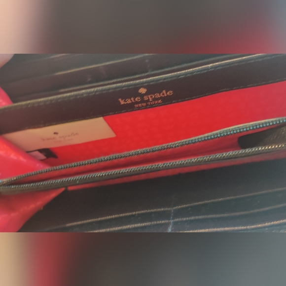 Kate Spade Wallet Bonita Stripe Red Black Pink White - Picture 3 of 4